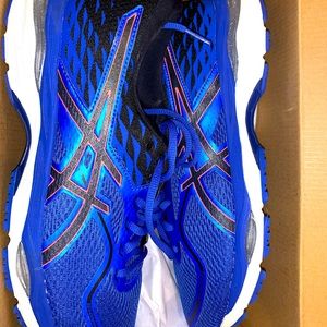 ASICS Gel Cumulus 19 Women’s Sneaker